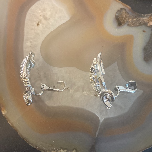 Vintage Coro clip earrings in silver w blue rhinestone - Picture 6 of 11